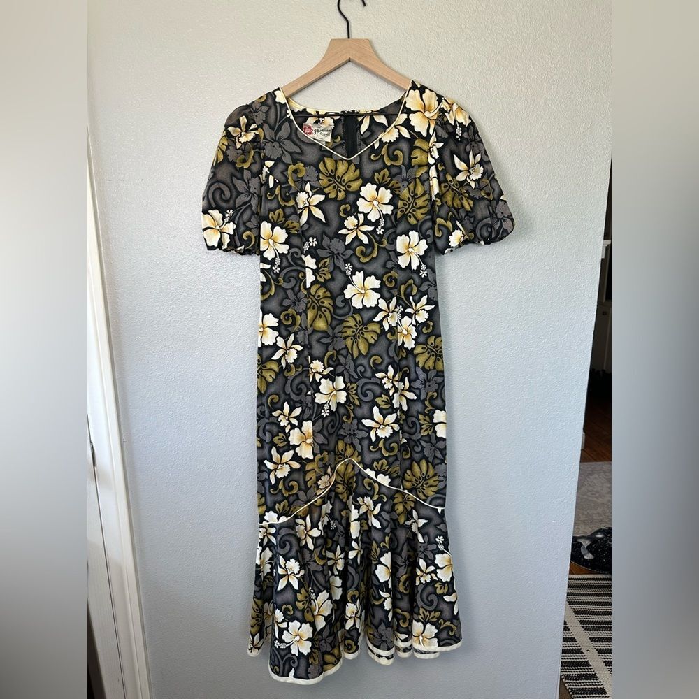 Hilo Hattie Hawaii Black Floral Maxi VTG Muumuu Shirred Sleeve Dress Size 6